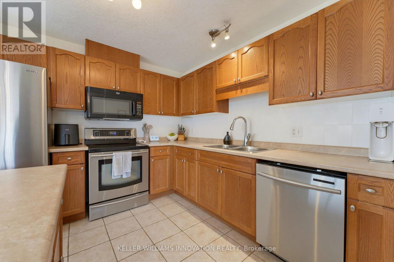 457 Danby Street E Property Photo 10