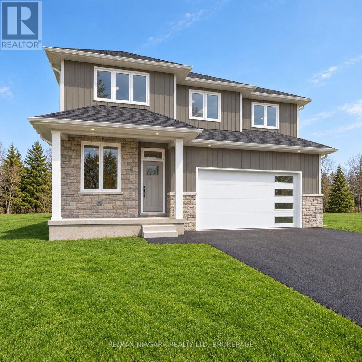 63 SWAN AVENUE Property Photo 1