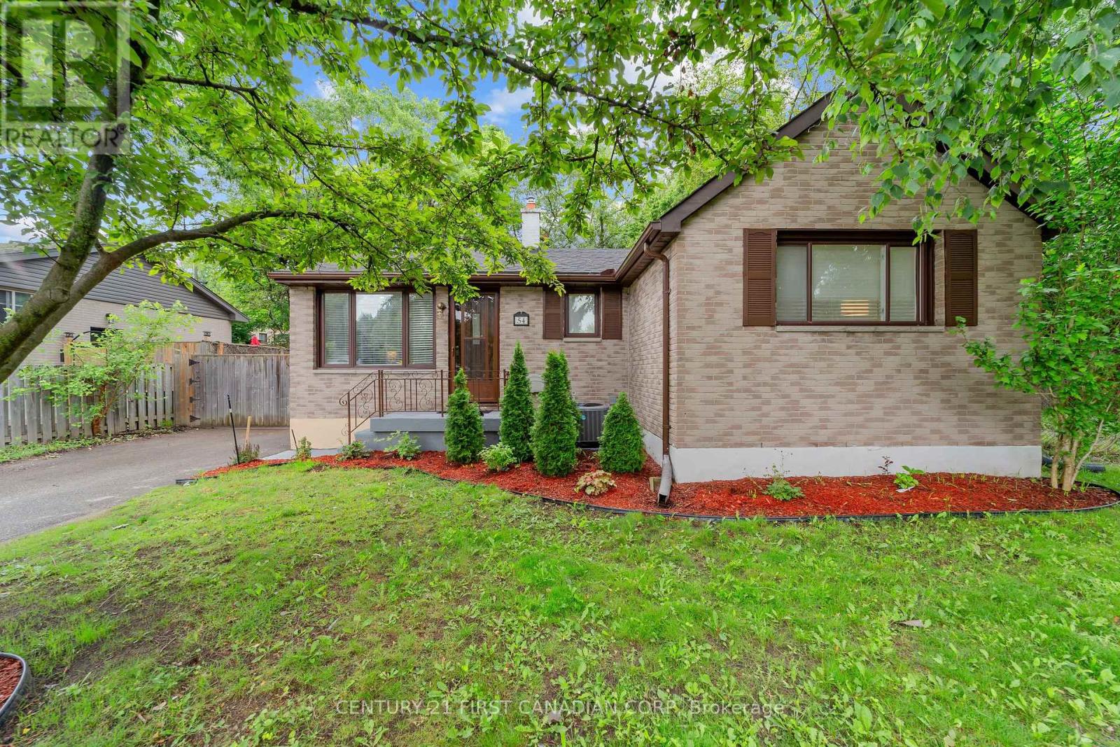 54 Manitoulin Drive Property Photo 3