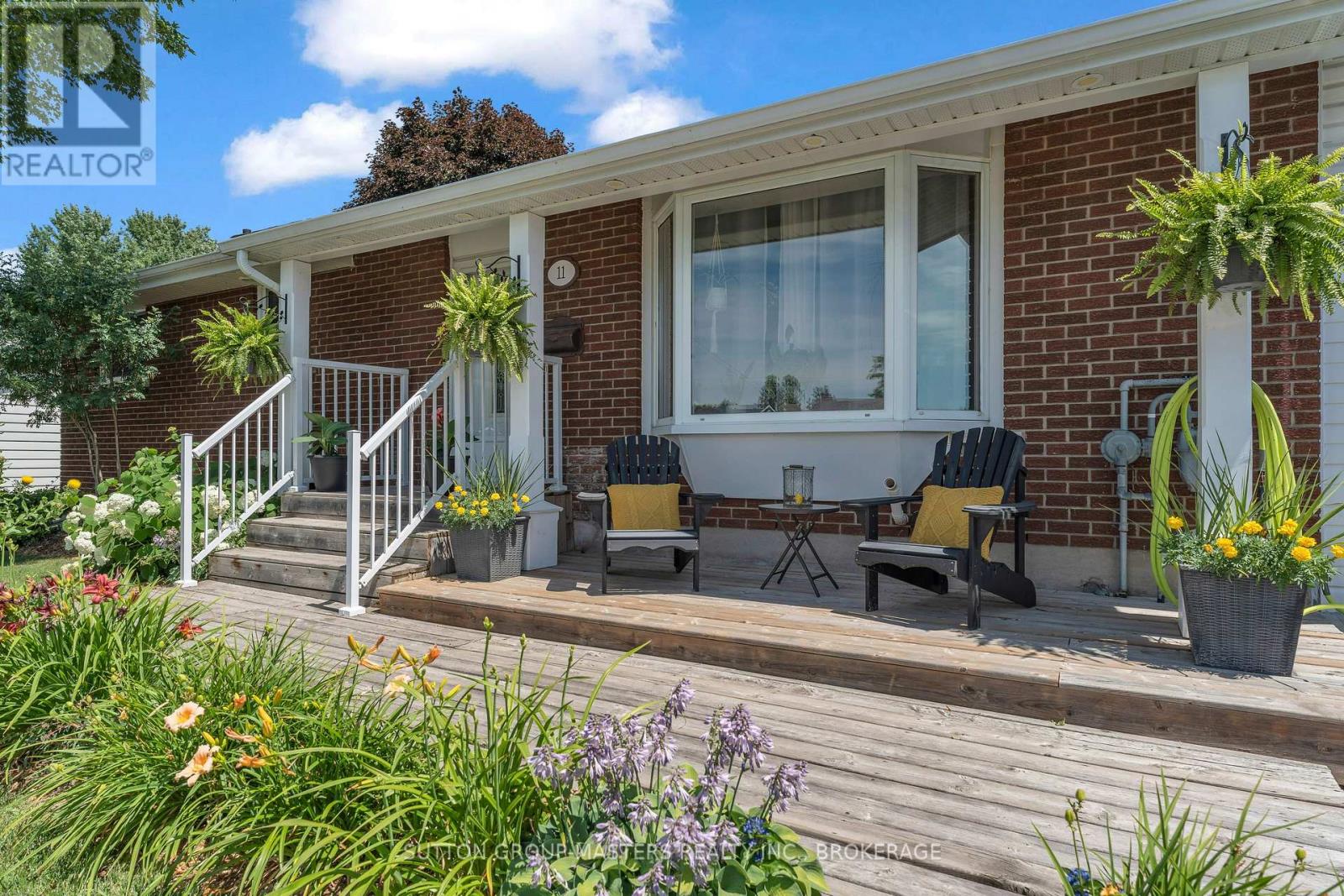 11 Chesterfield Drive Property Photo 1