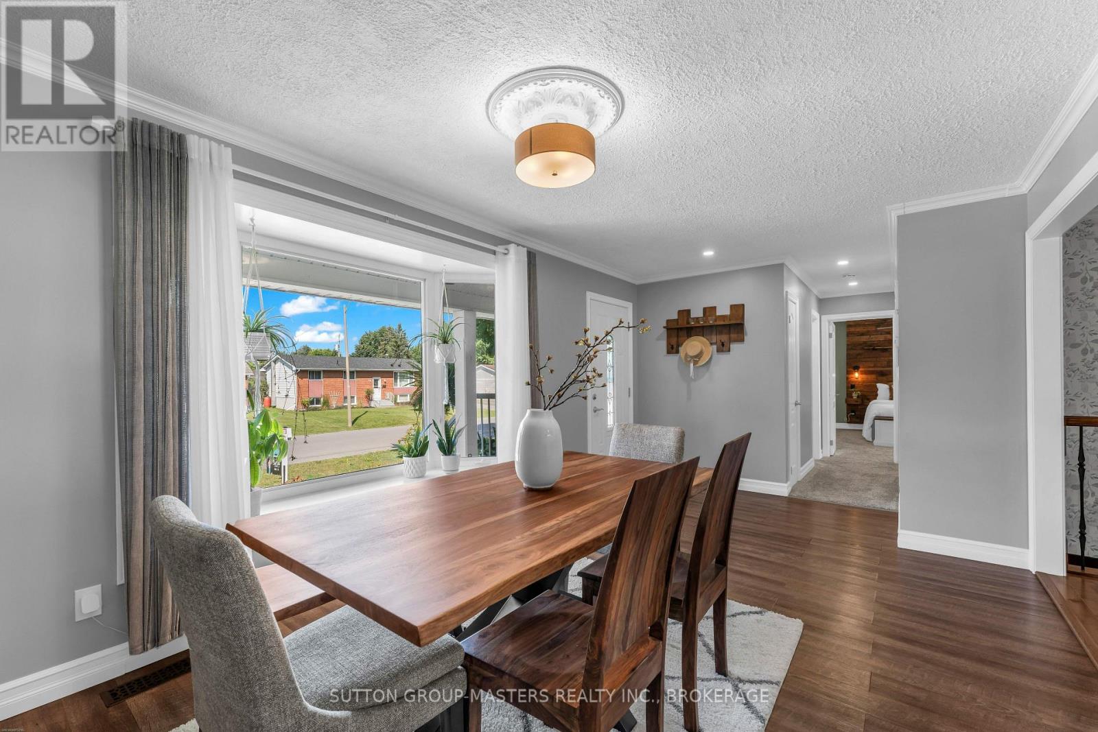 11 Chesterfield Drive Property Photo 4