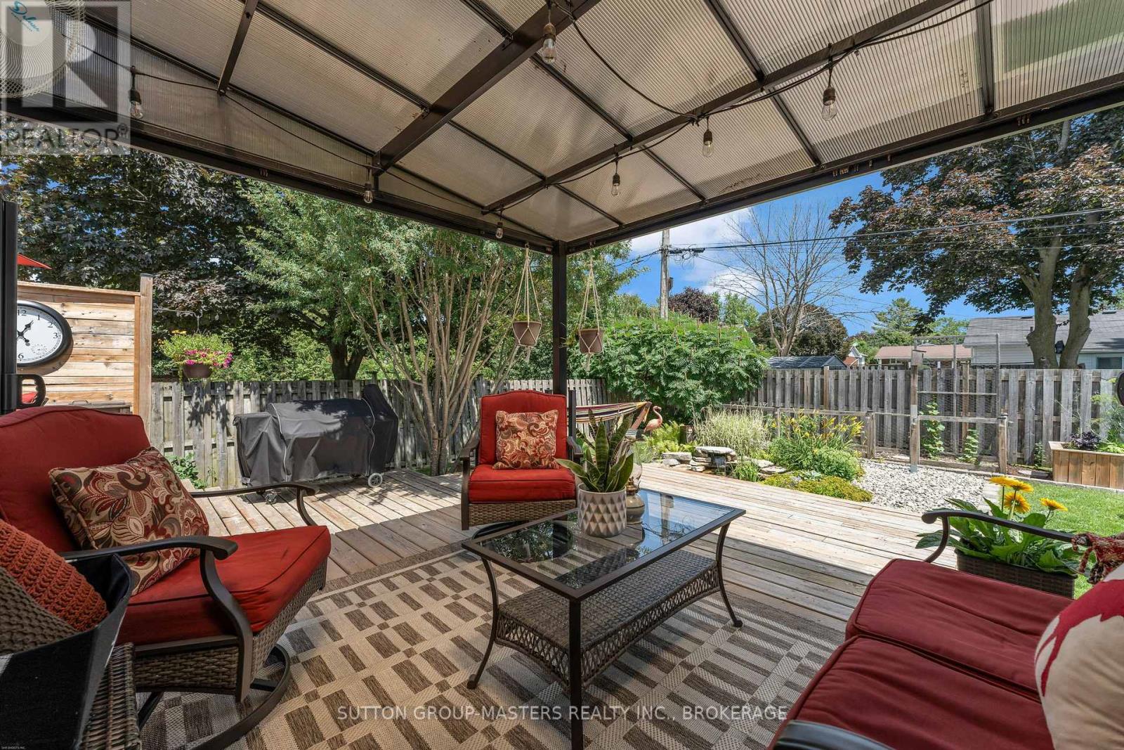11 Chesterfield Drive Property Photo 35