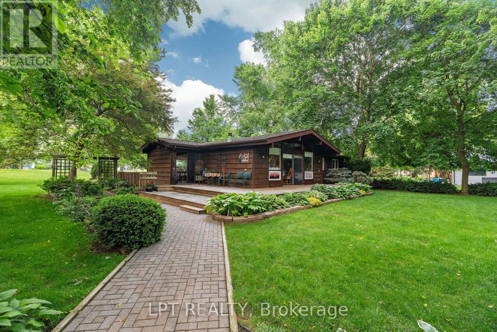 8452 Defore Drive Property Photo 1