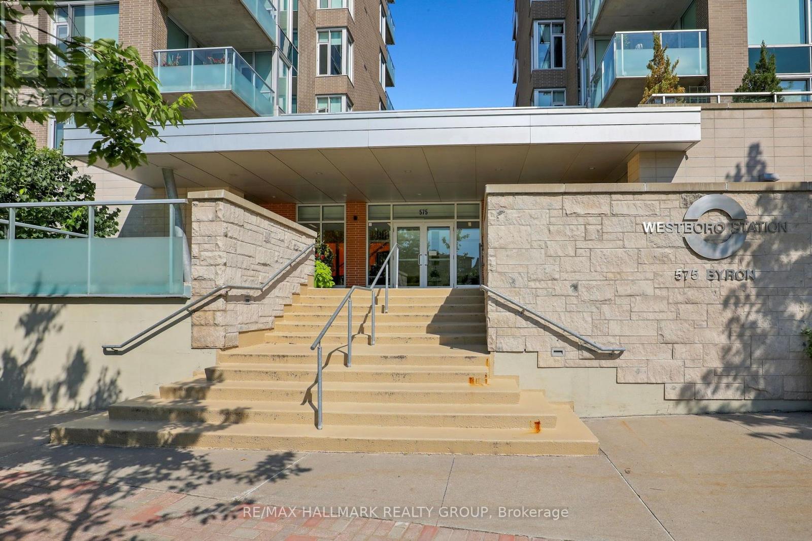 411 - 575 BYRON AVENUE Property Photo 1