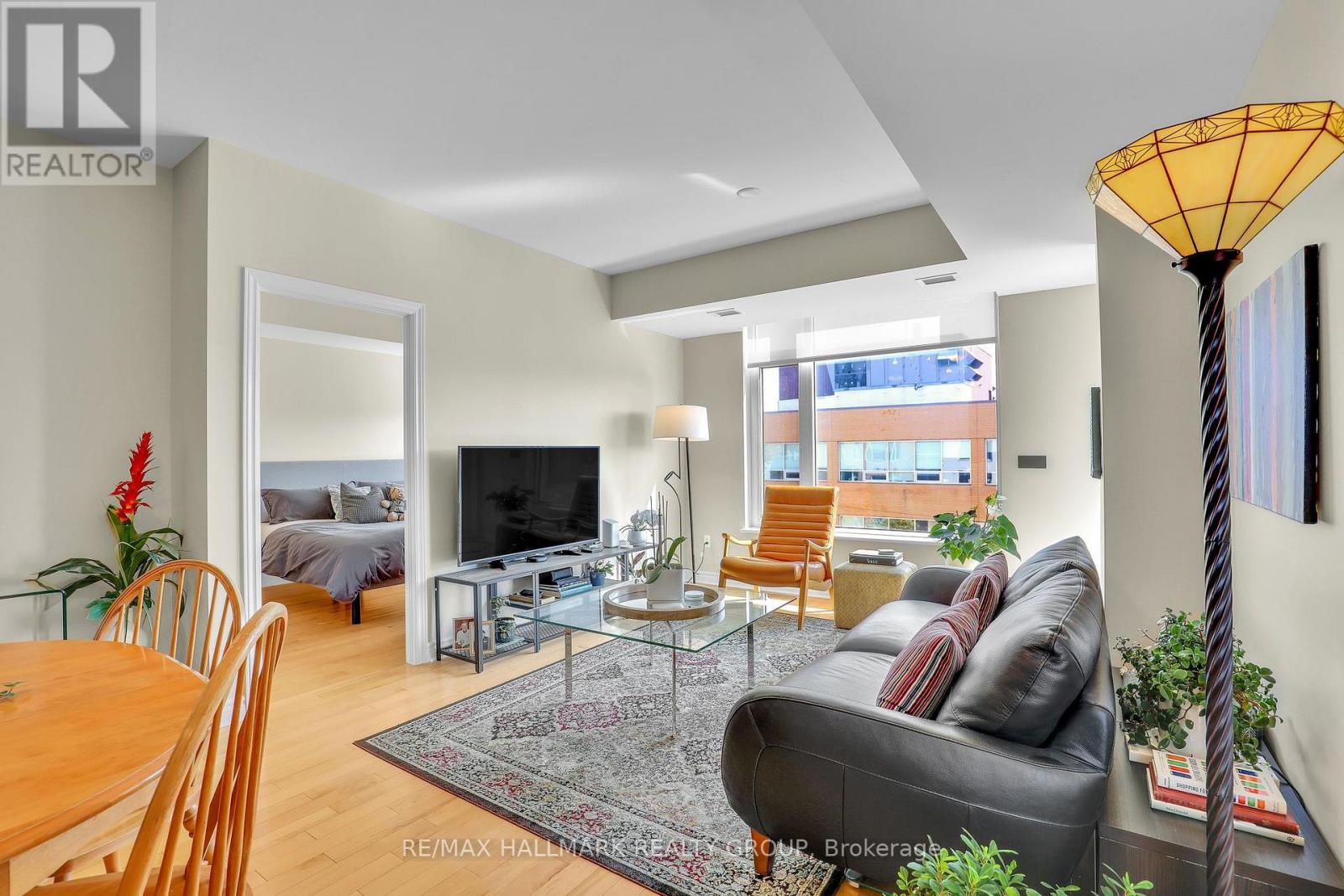 411 - 575 Byron Avenue Property Photo 8