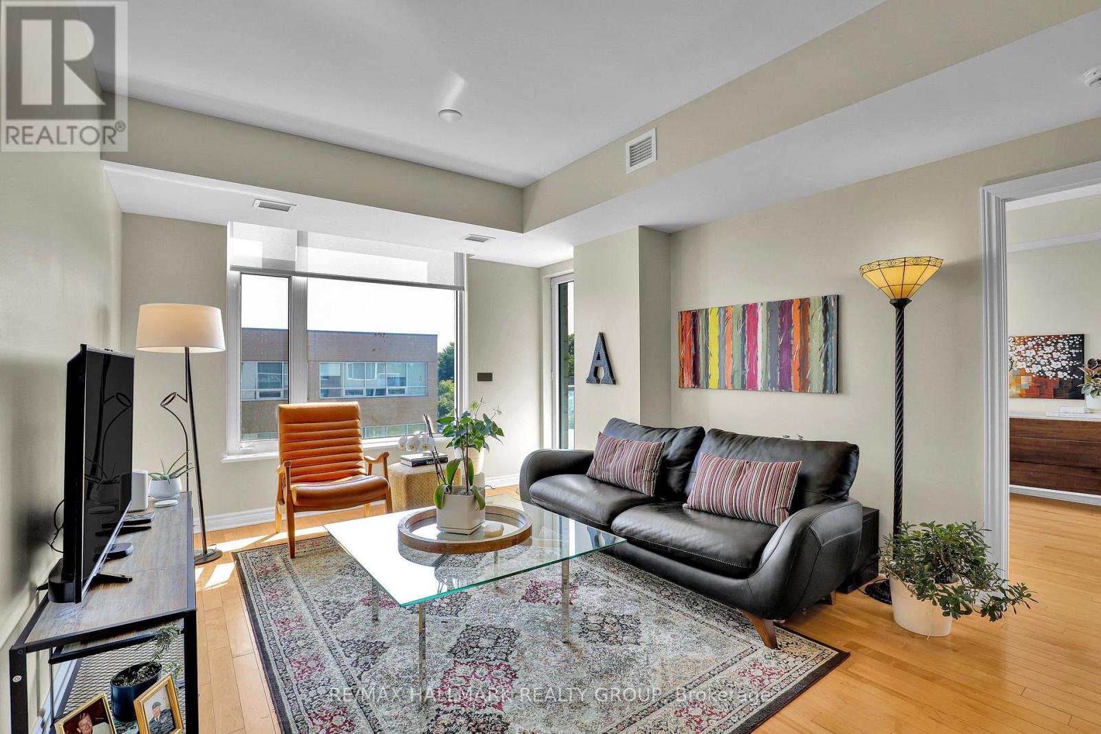411 - 575 Byron Avenue Property Photo 9
