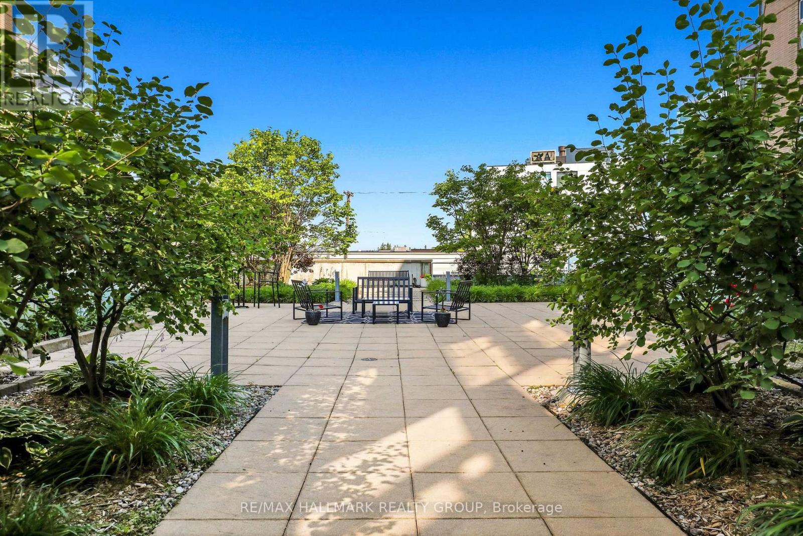 411 - 575 Byron Avenue Property Photo 20