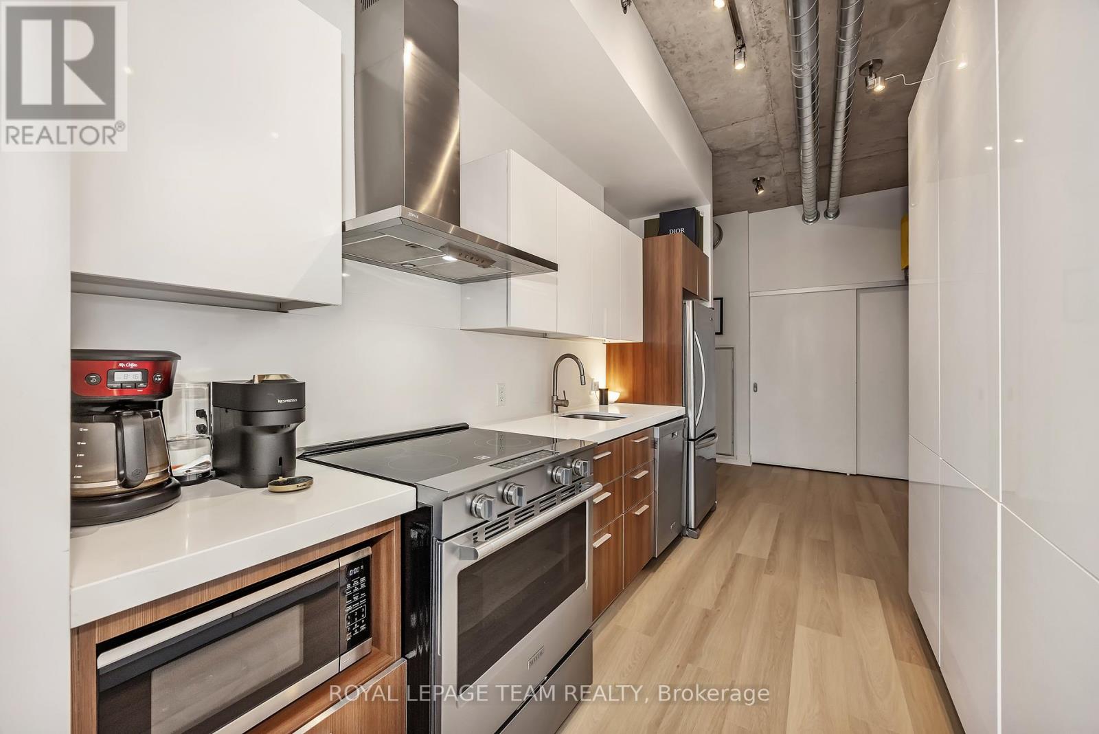 905 - 360 Mcleod Street Property Photo 4