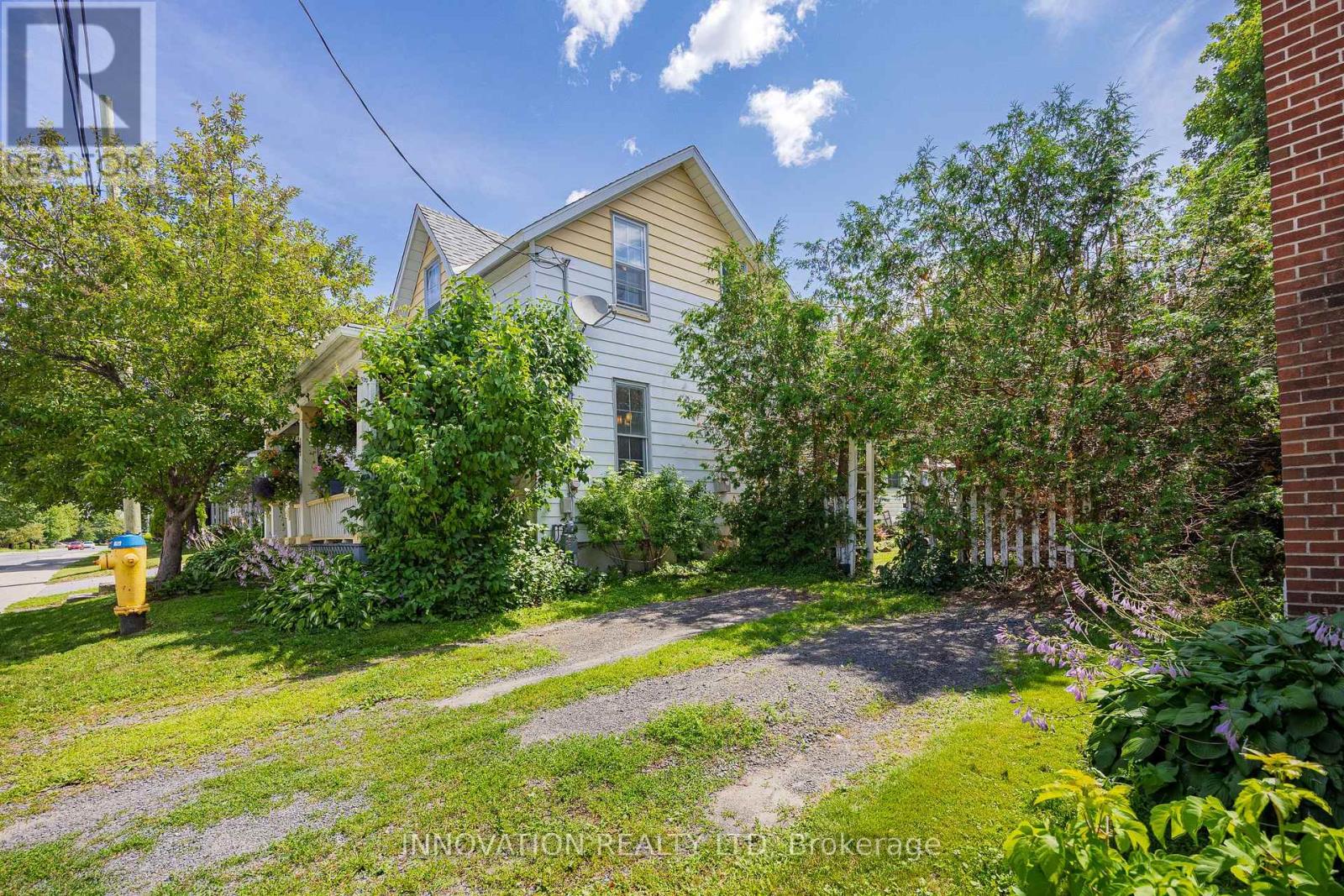 58 Lake Avenue E Property Photo 5