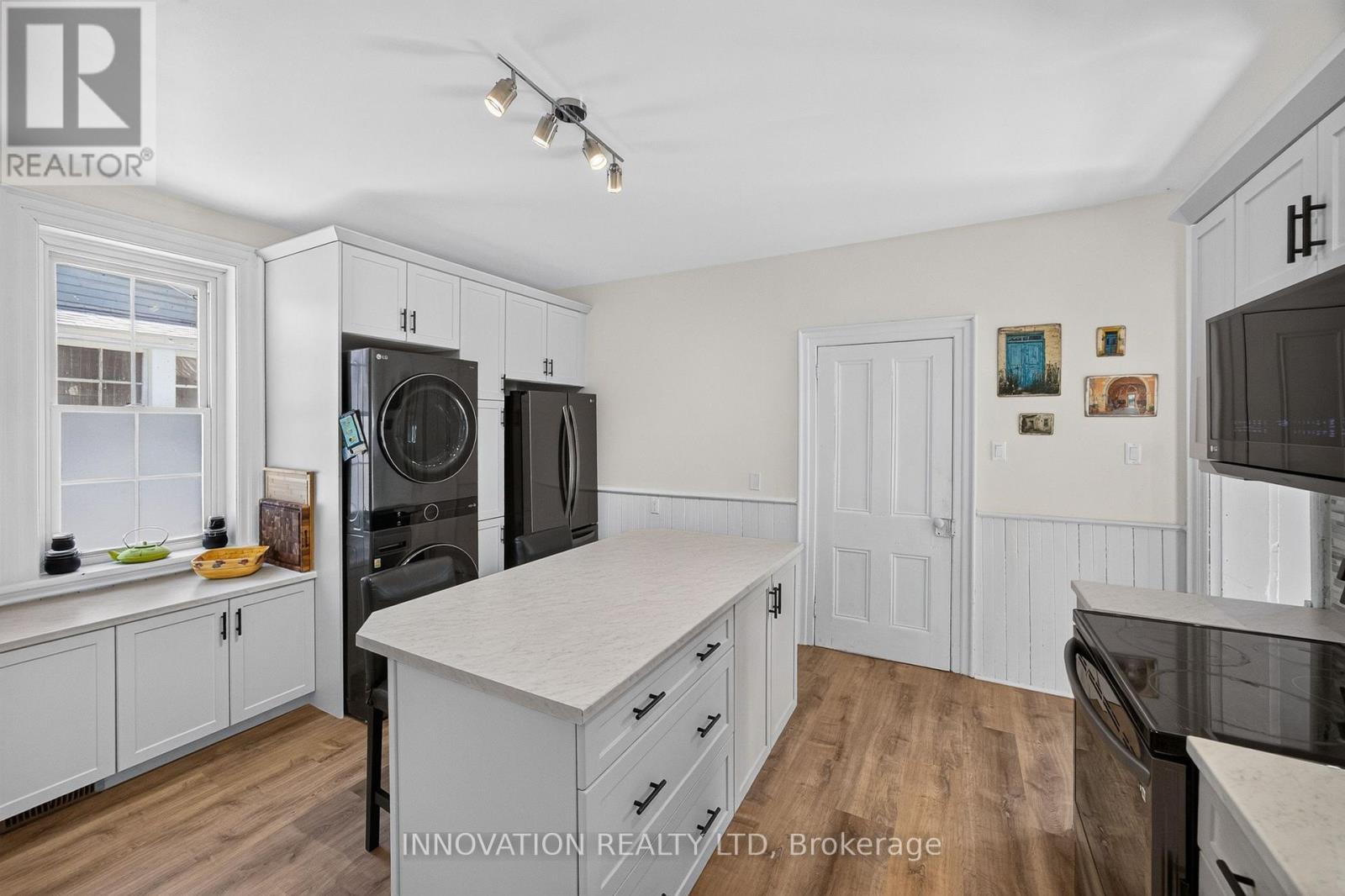 58 Lake Avenue E Property Photo 15