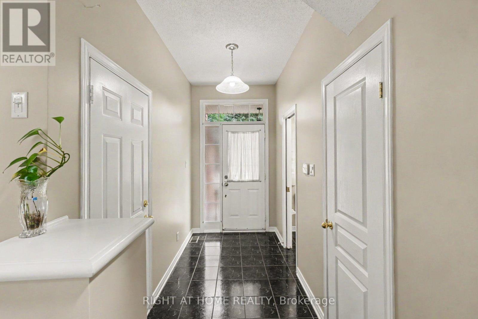623 Wild Shore Crescent Property Photo 3