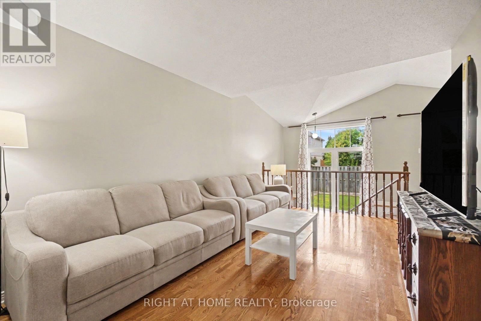 623 Wild Shore Crescent Property Photo 4
