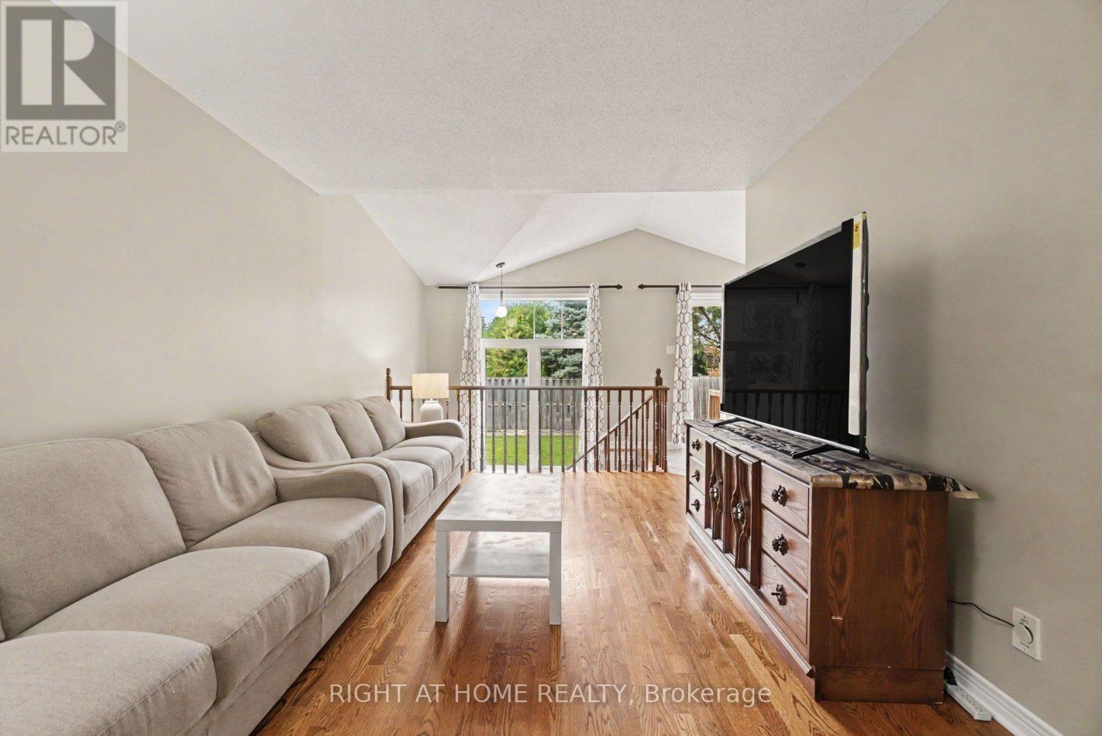 623 Wild Shore Crescent Property Photo 5