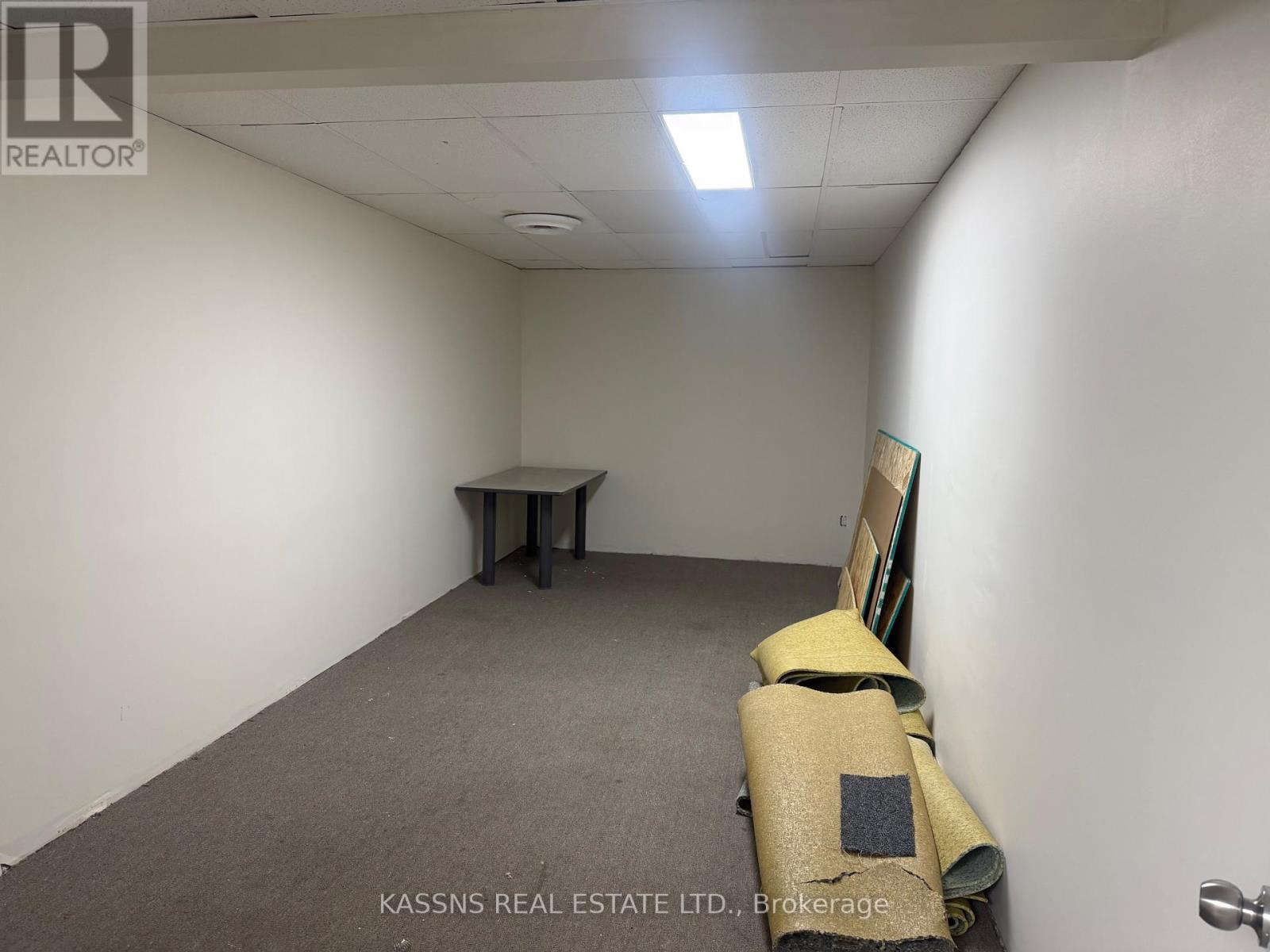 1051 Upper James Street Property Photo 5
