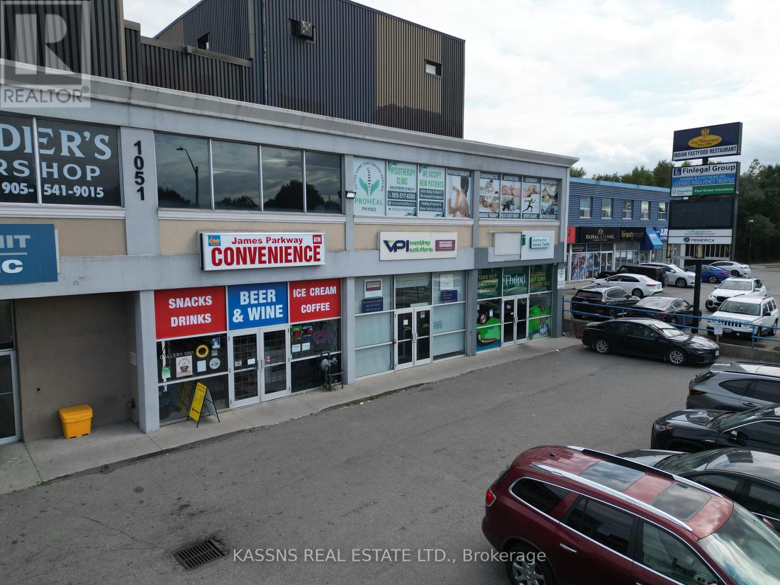 1051 Upper James Street Property Photo 8