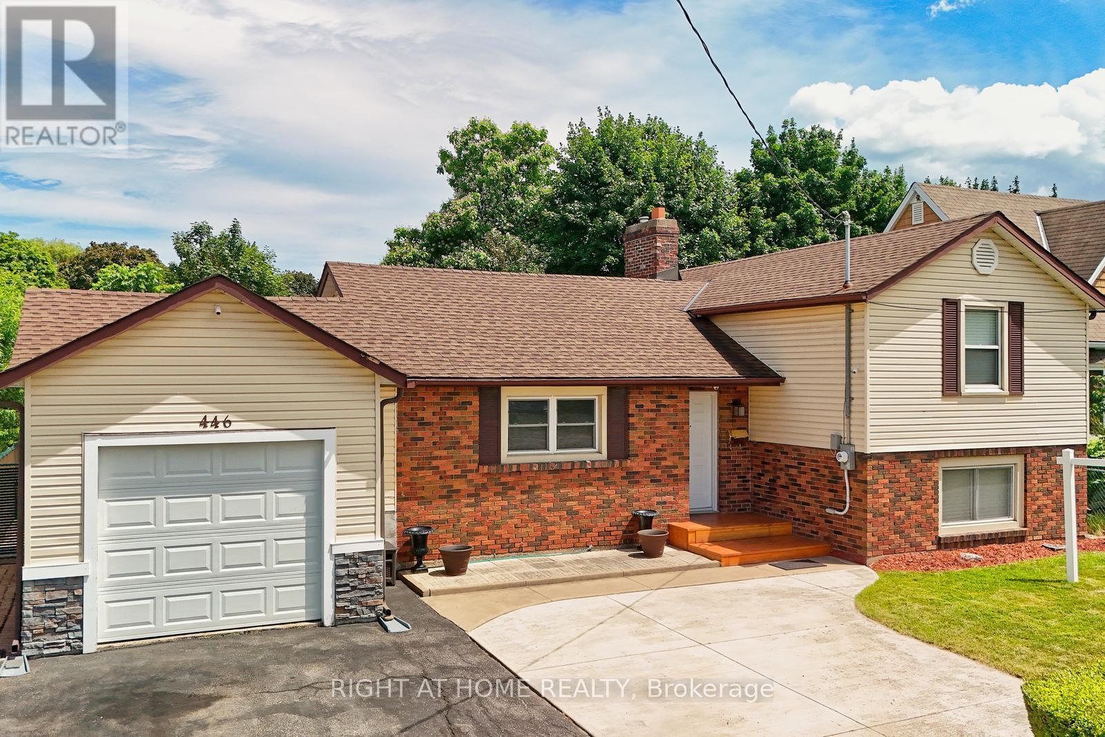 446 Geneva Street Property Photo 2