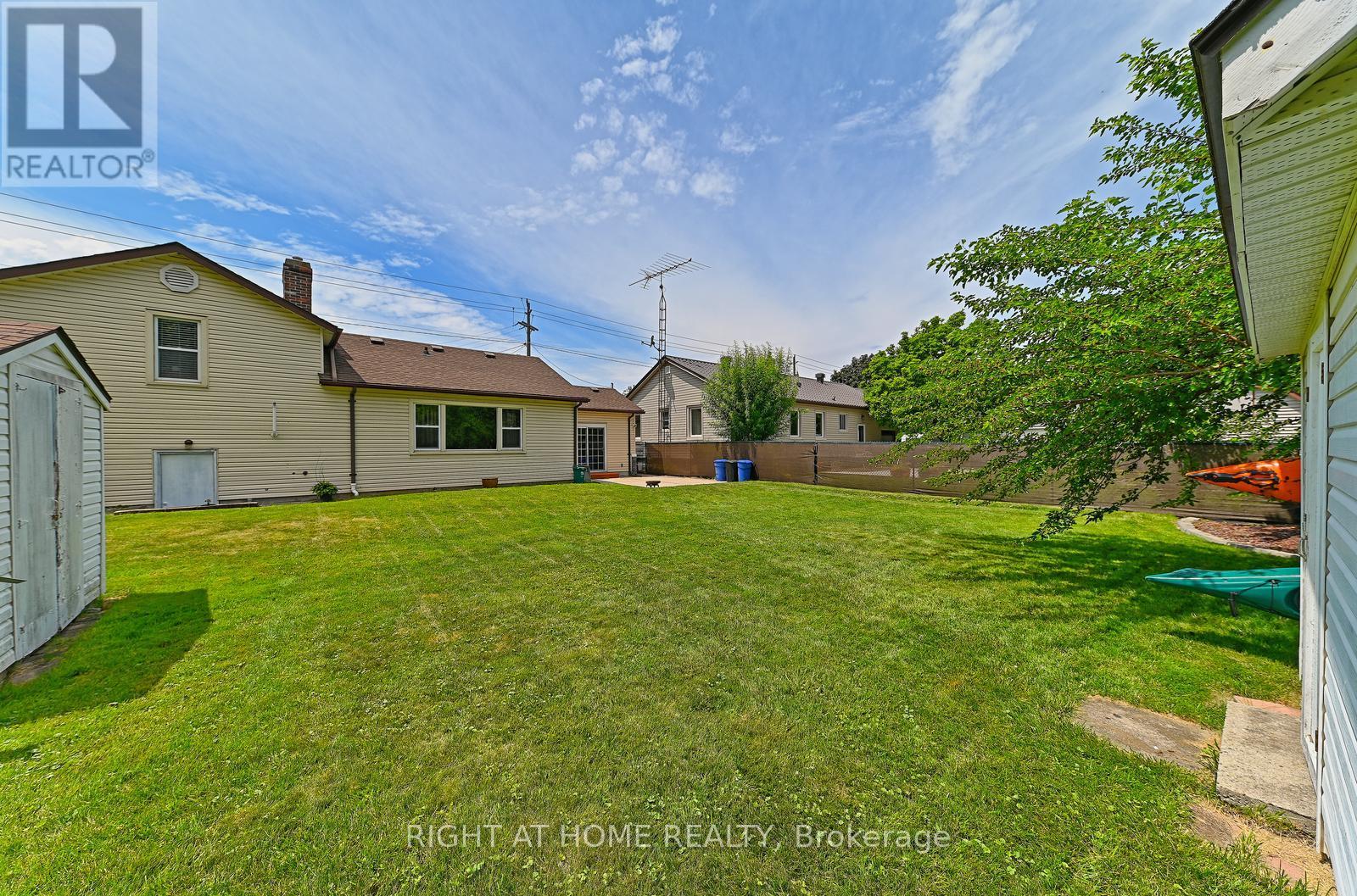 446 Geneva Street Property Photo 7