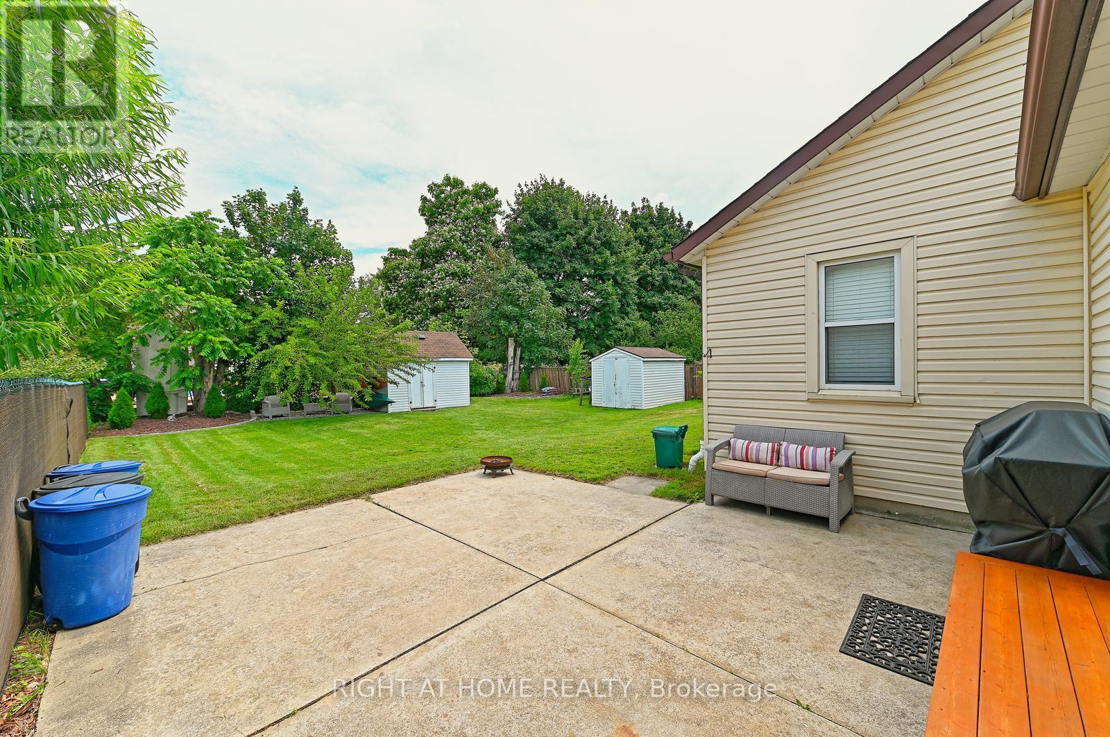 446 Geneva Street Property Photo 10
