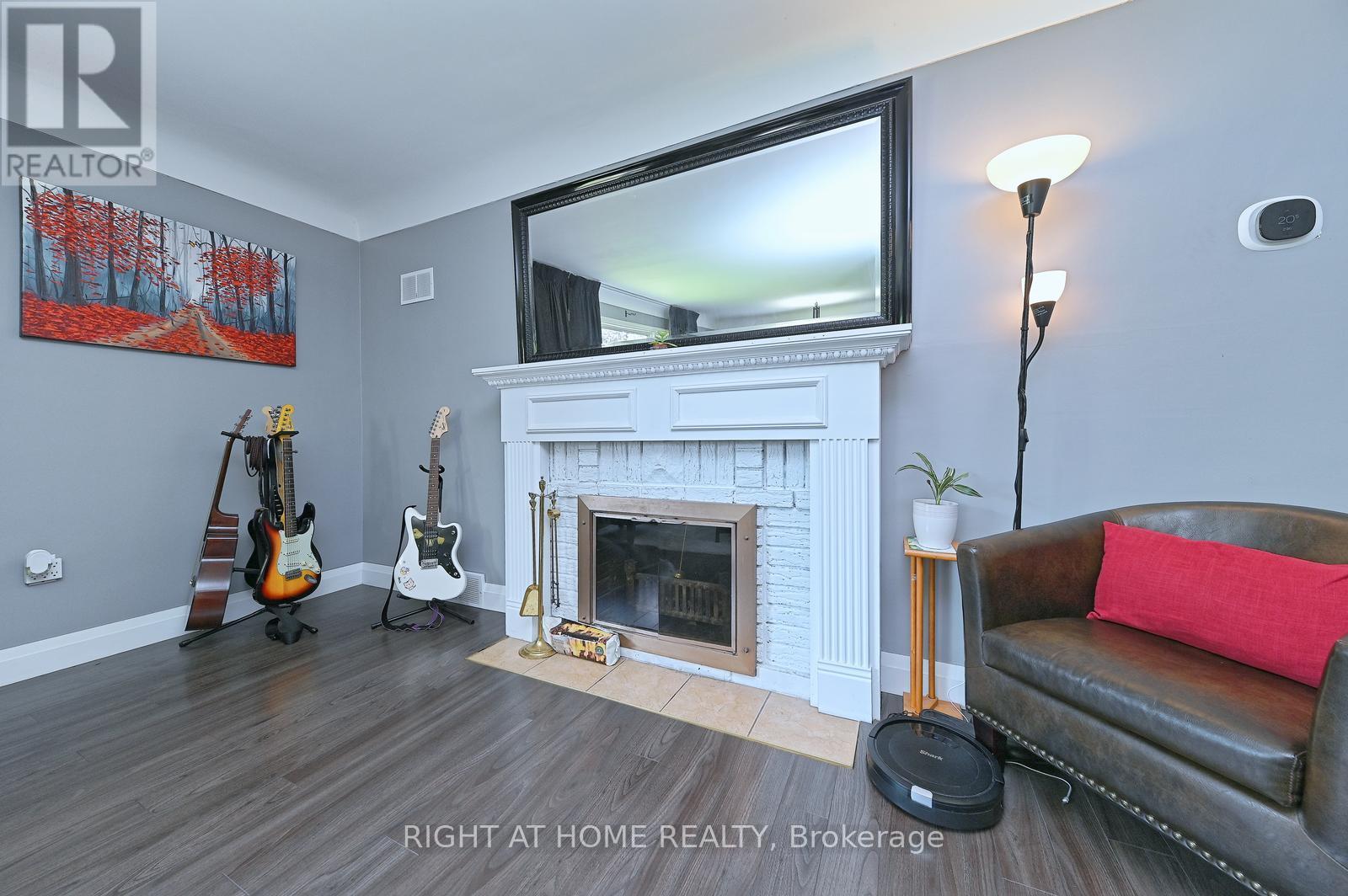 446 Geneva Street Property Photo 16