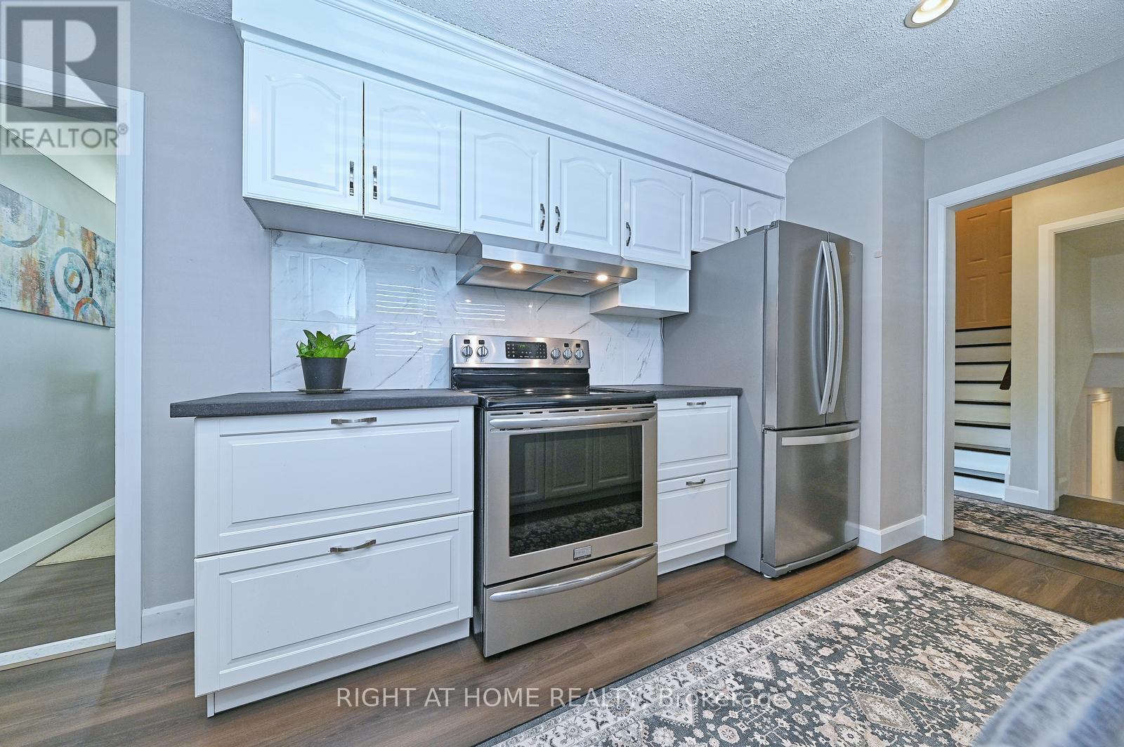 446 Geneva Street Property Photo 22