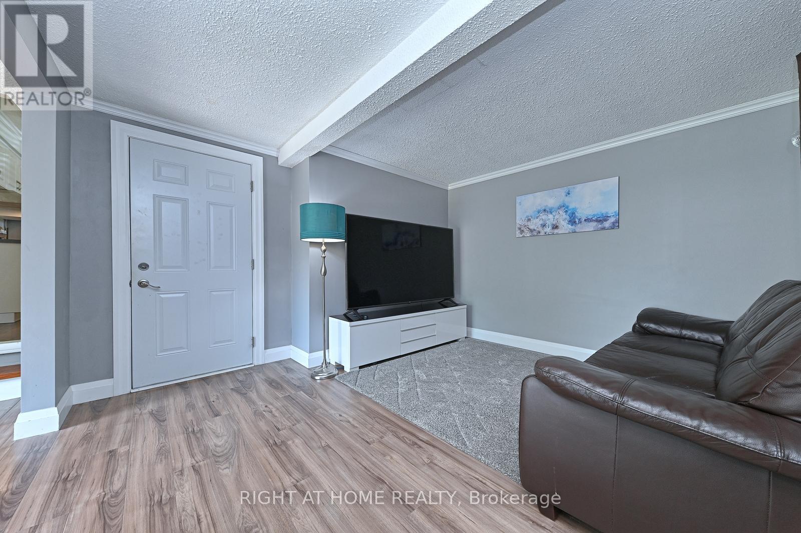 446 Geneva Street Property Photo 24