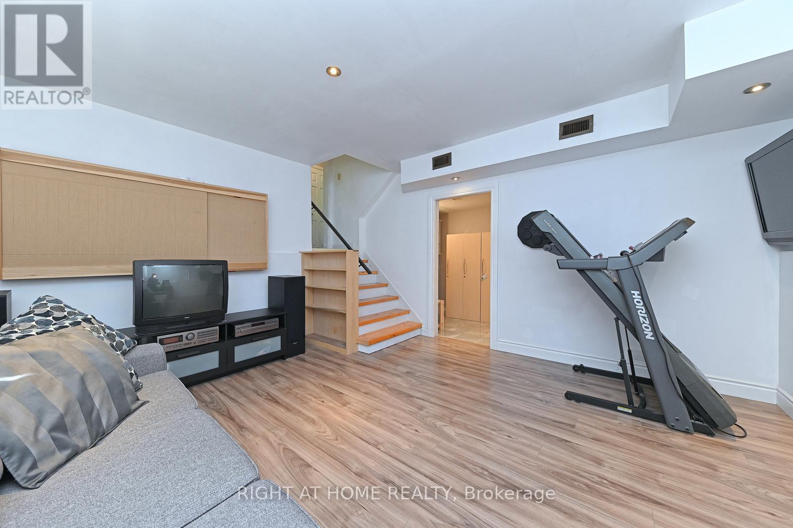 446 Geneva Street Property Photo 30