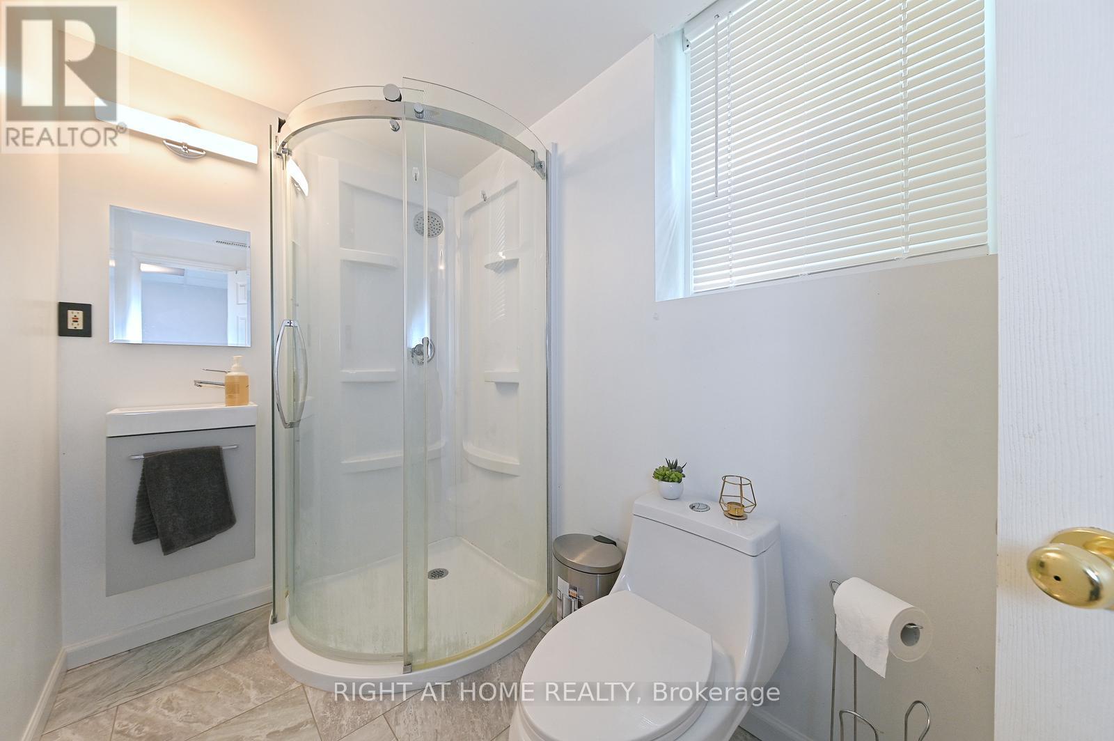 446 Geneva Street Property Photo 32