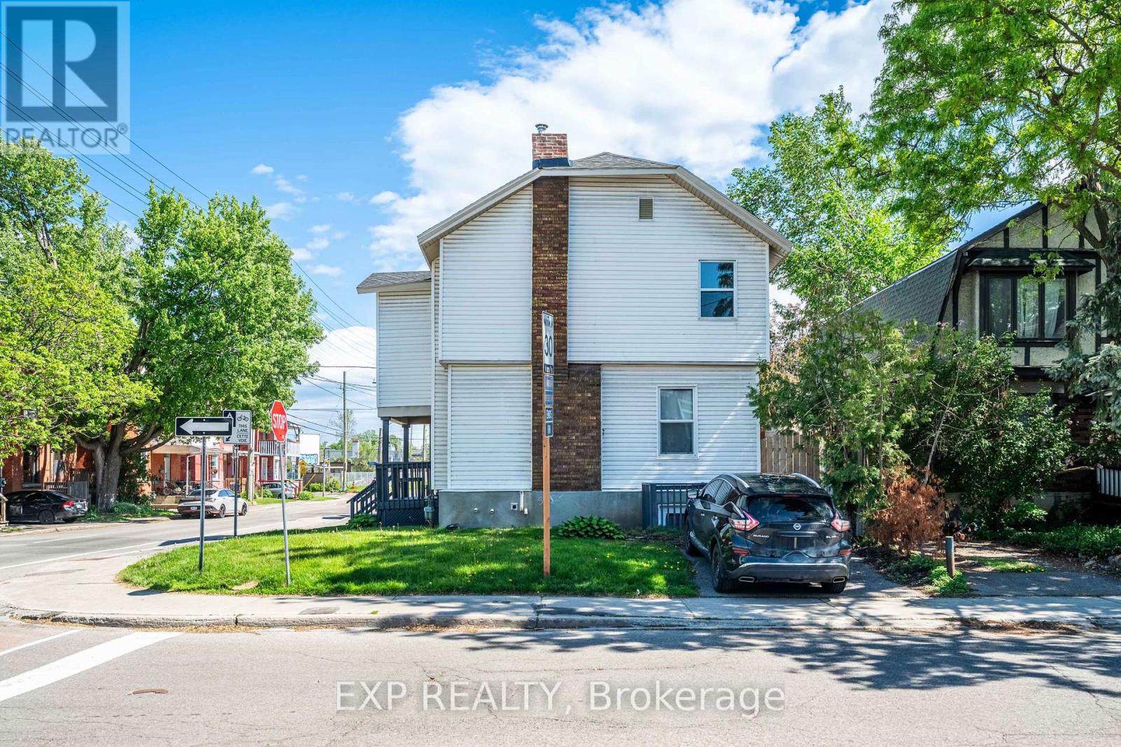 514 Lyon Street N Property Photo 7