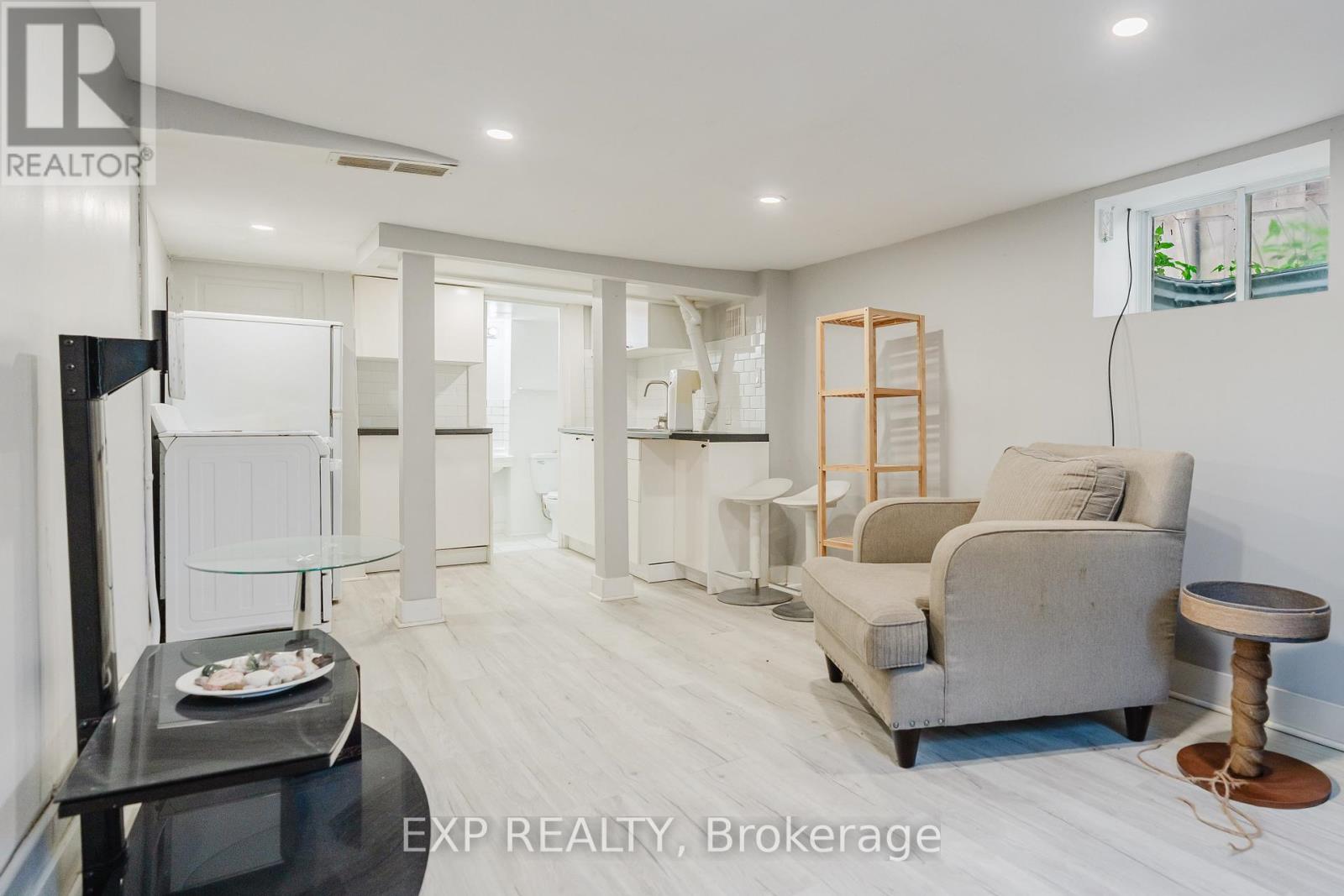 514 Lyon Street N Property Photo 15