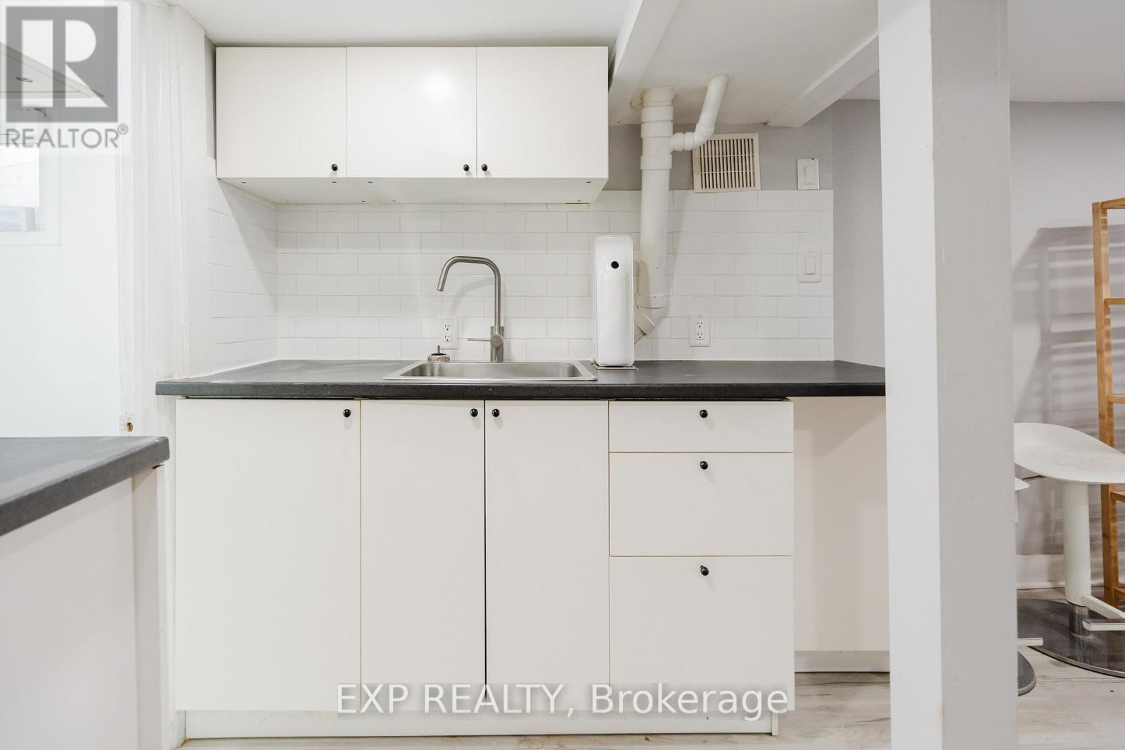 514 Lyon Street N Property Photo 18