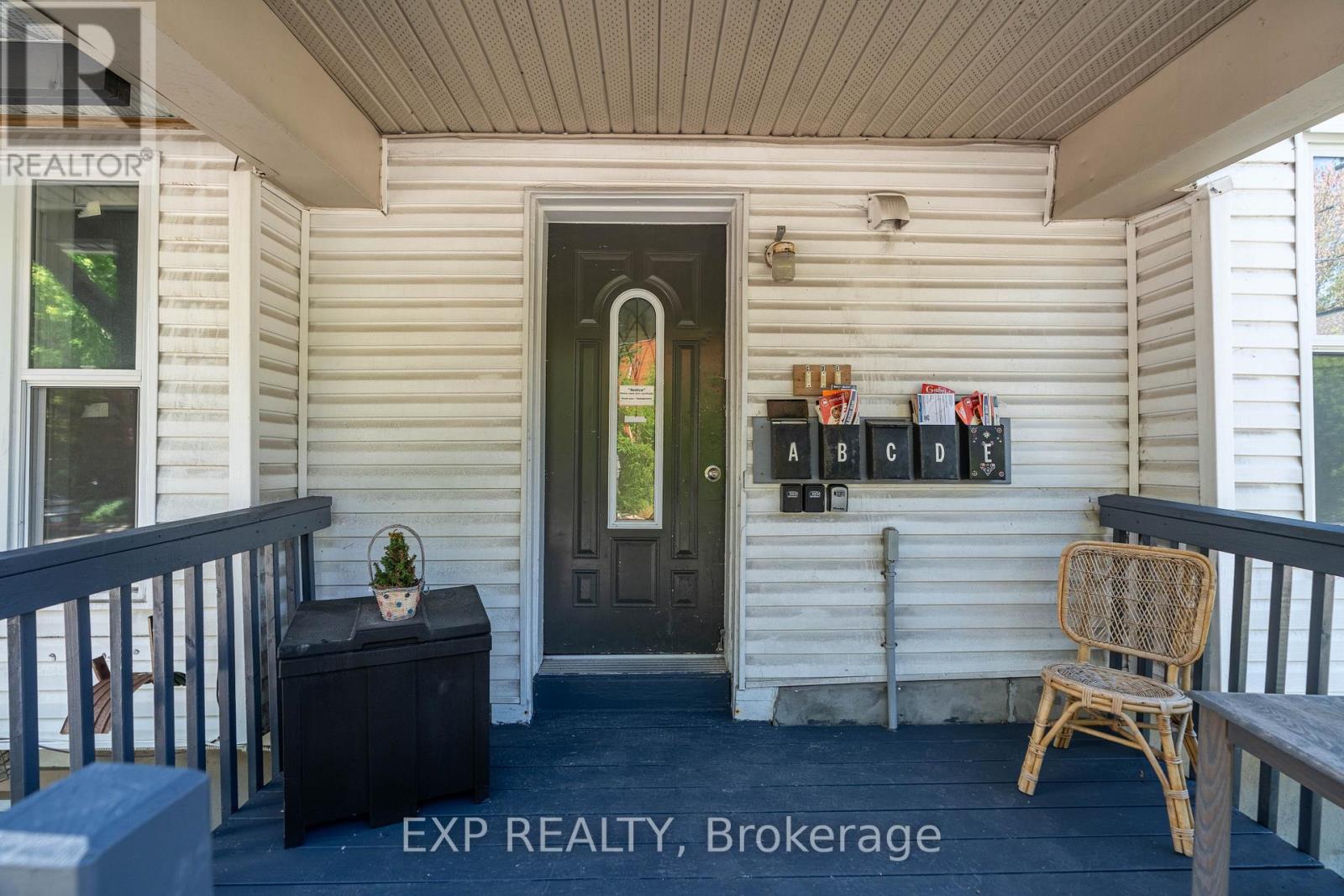 514 Lyon Street N Property Photo 26