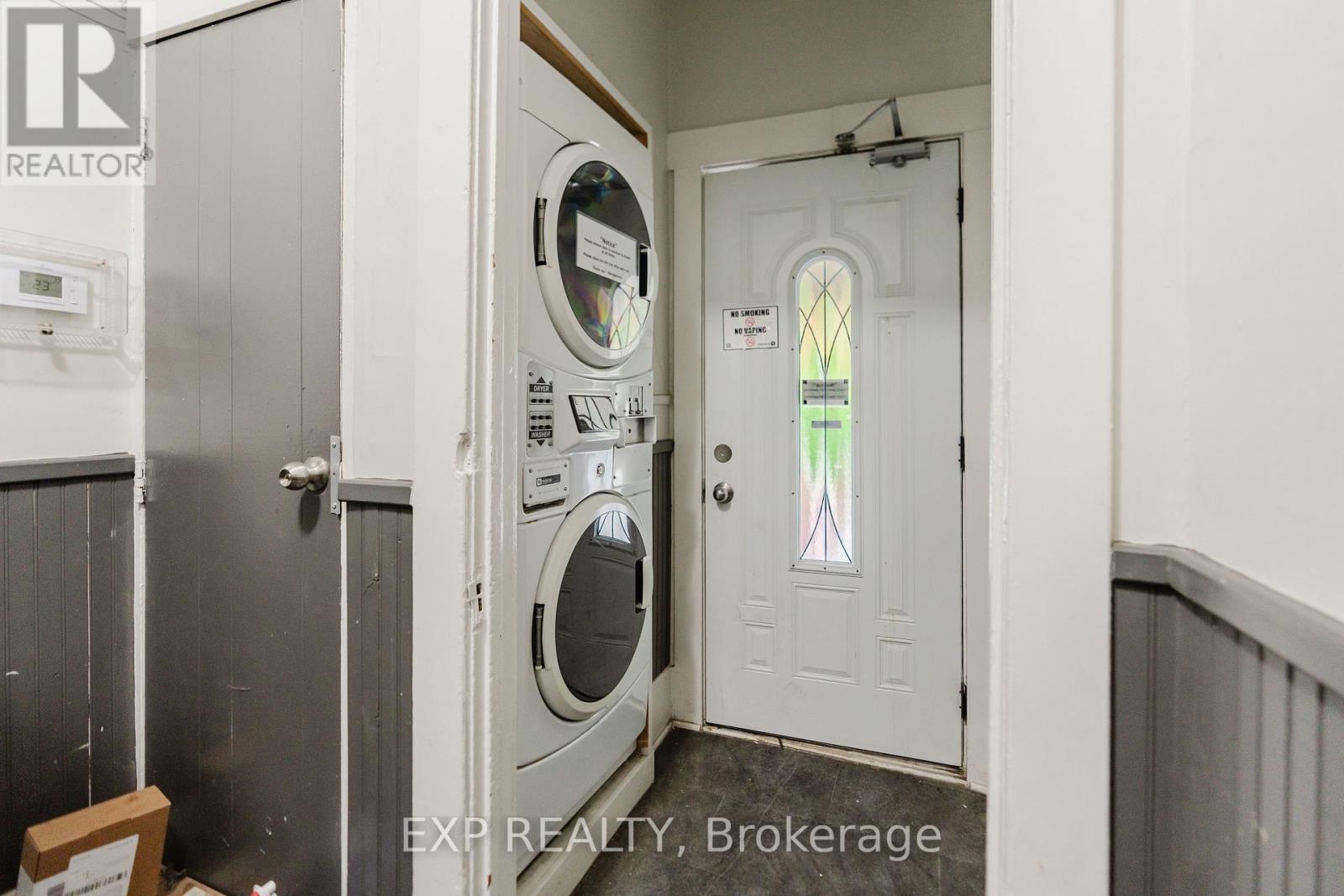 514 Lyon Street N Property Photo 27