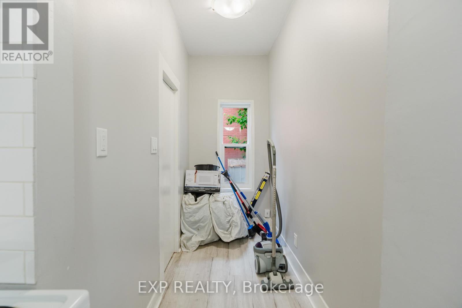 514 Lyon Street N Property Photo 34