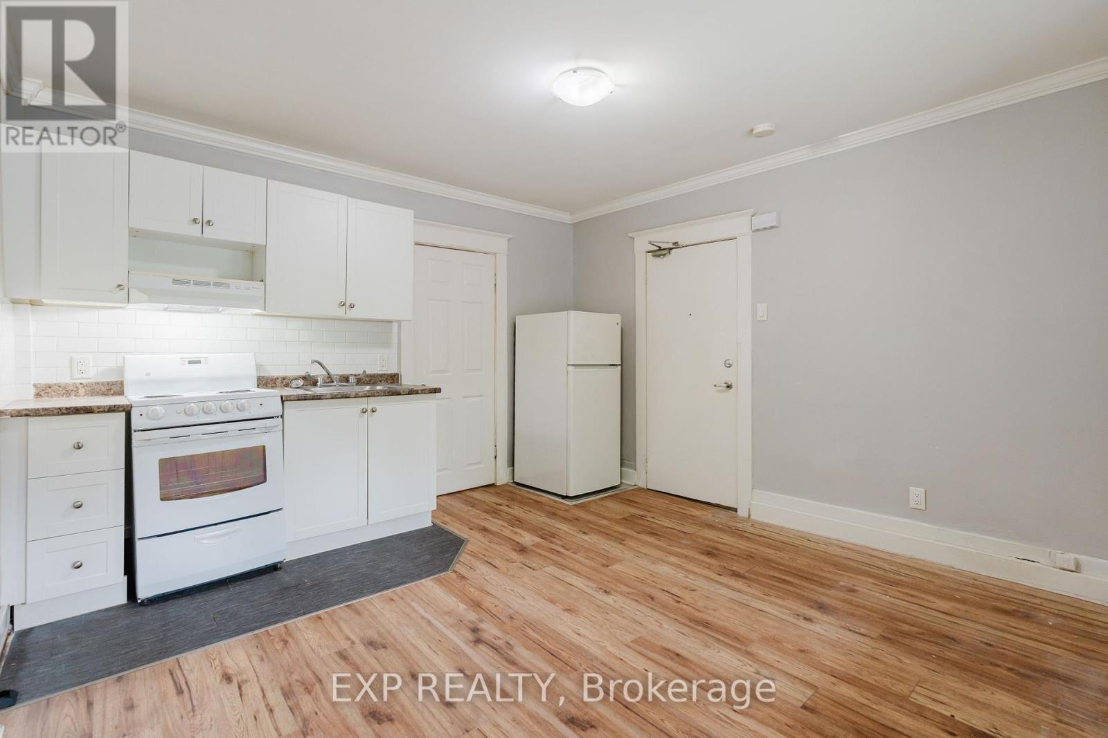514 Lyon Street N Property Photo 38