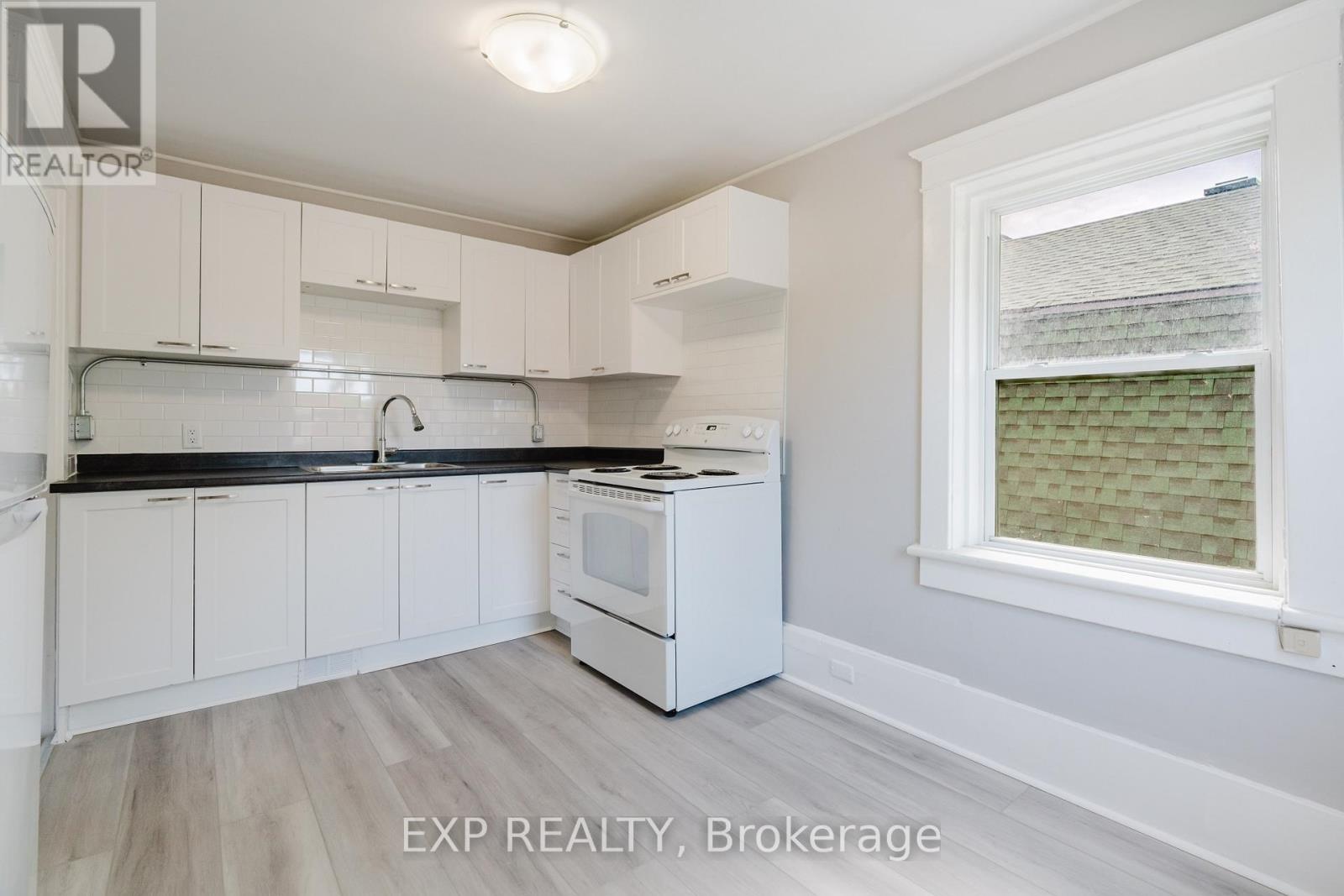 514 Lyon Street N Property Photo 43
