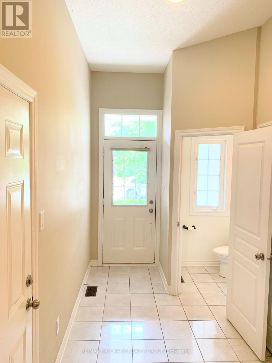 469 Foxhall Way Property Photo 3