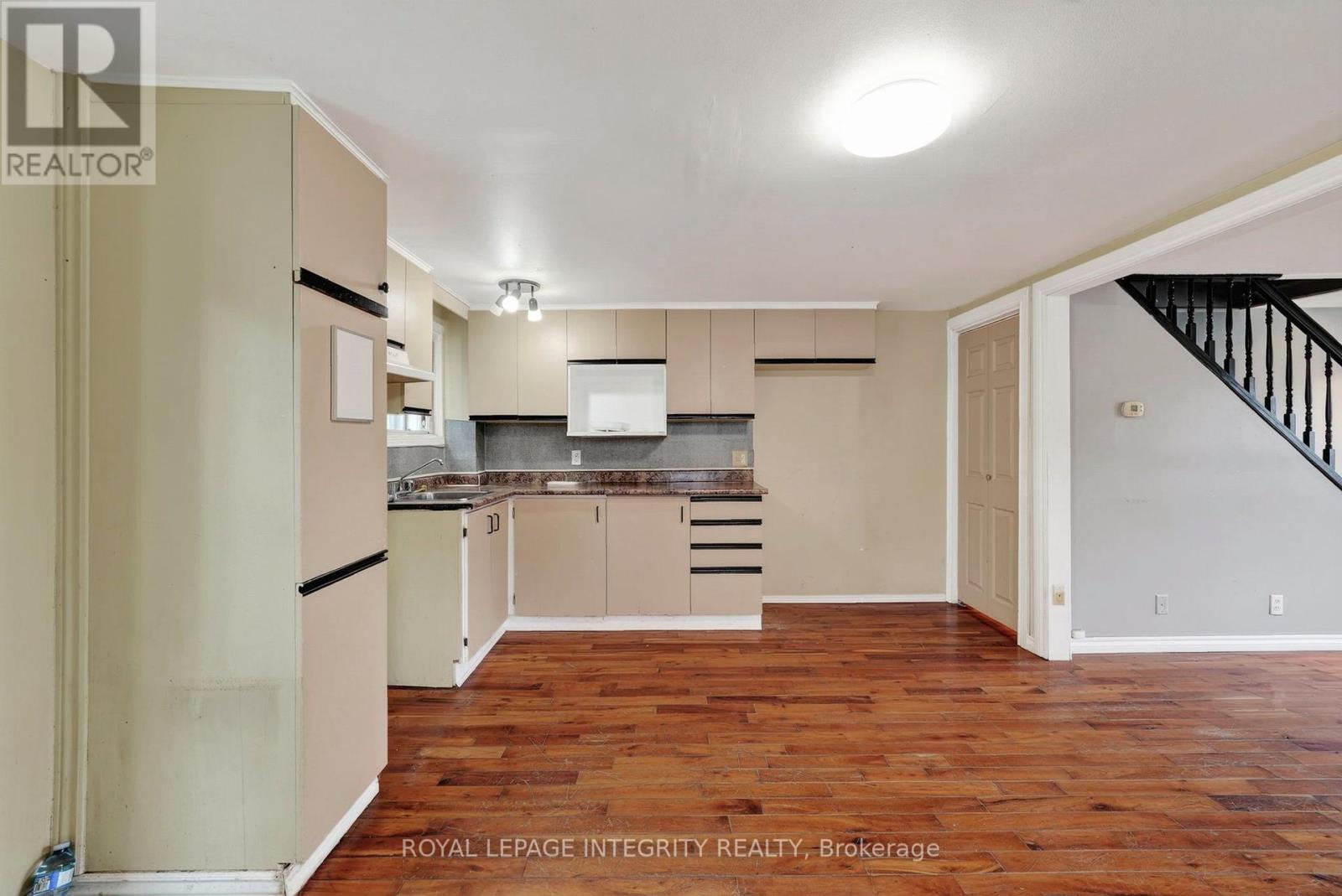 836 Marlborough Street N Property Photo 8