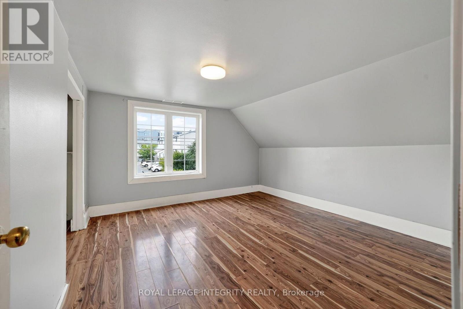 836 Marlborough Street N Property Photo 11
