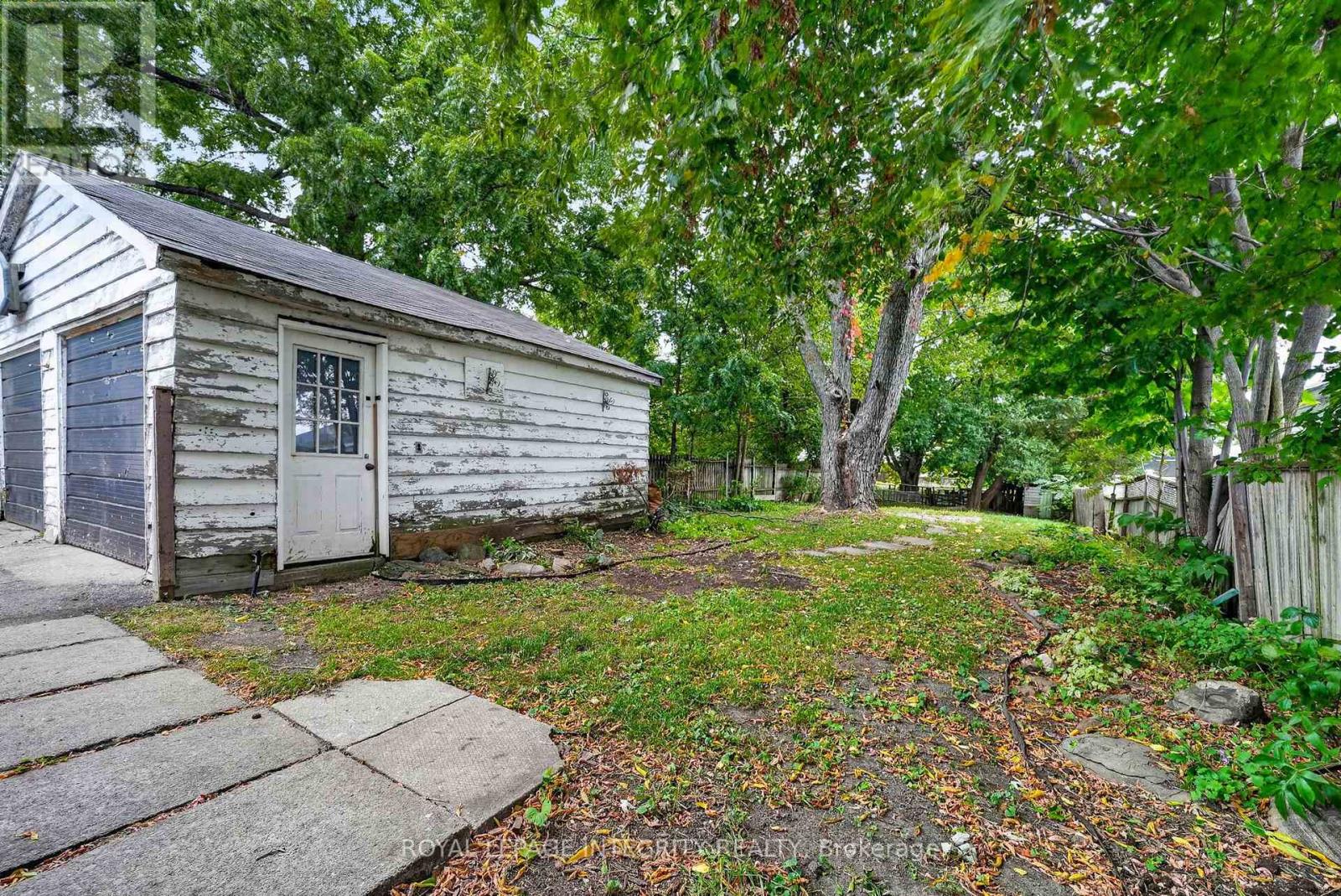 836 Marlborough Street N Property Photo 22
