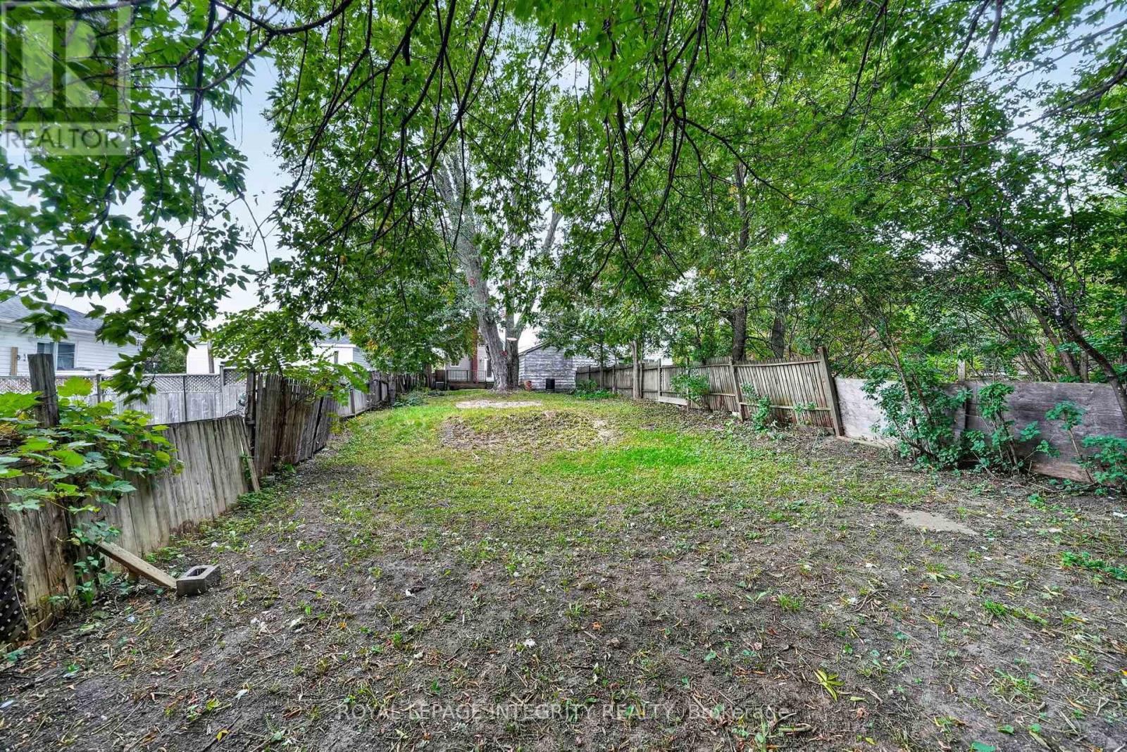 836 Marlborough Street N Property Photo 23