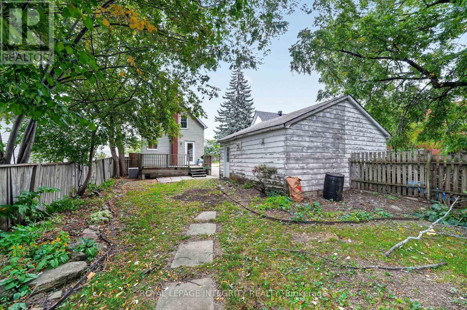 836 Marlborough Street N Property Photo 24
