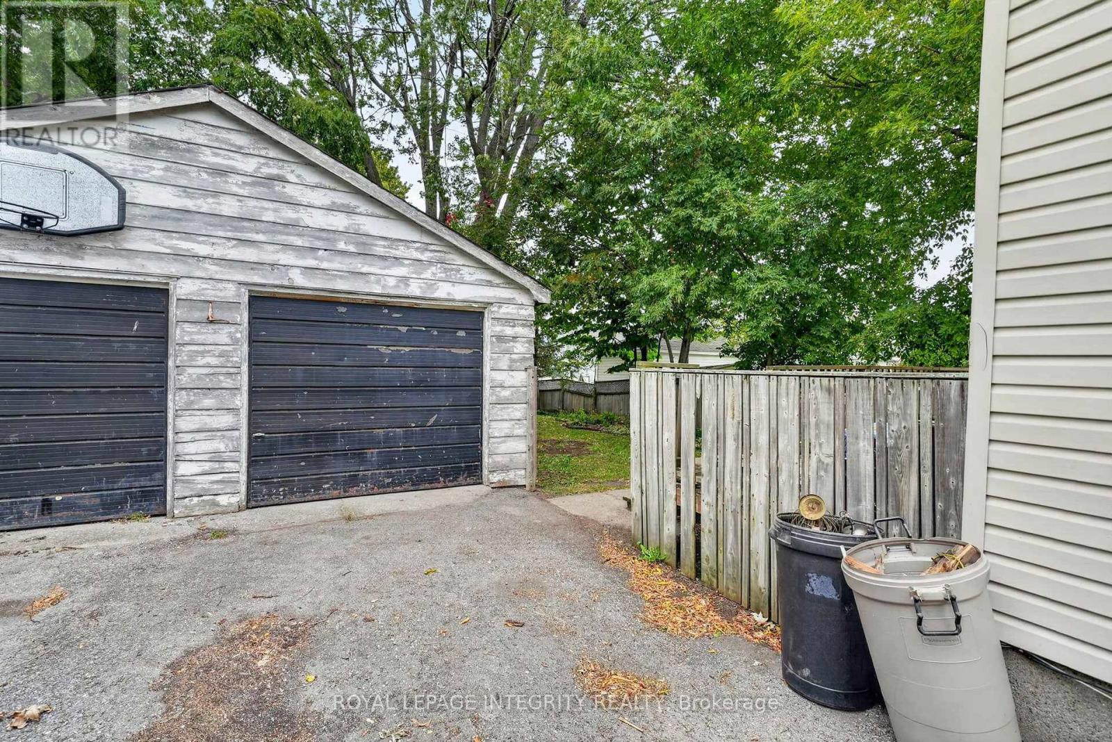 836 Marlborough Street N Property Photo 25