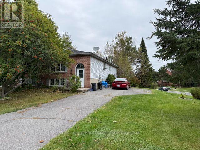 272 Owens Crescent Property Photo 1