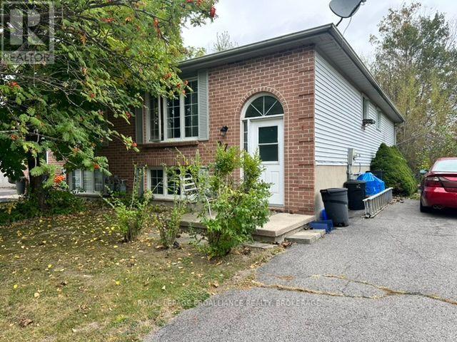 272 Owens Crescent Property Photo 3