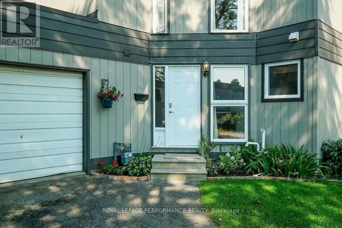 28 - 42 COMPATA WAY Property Photo 1