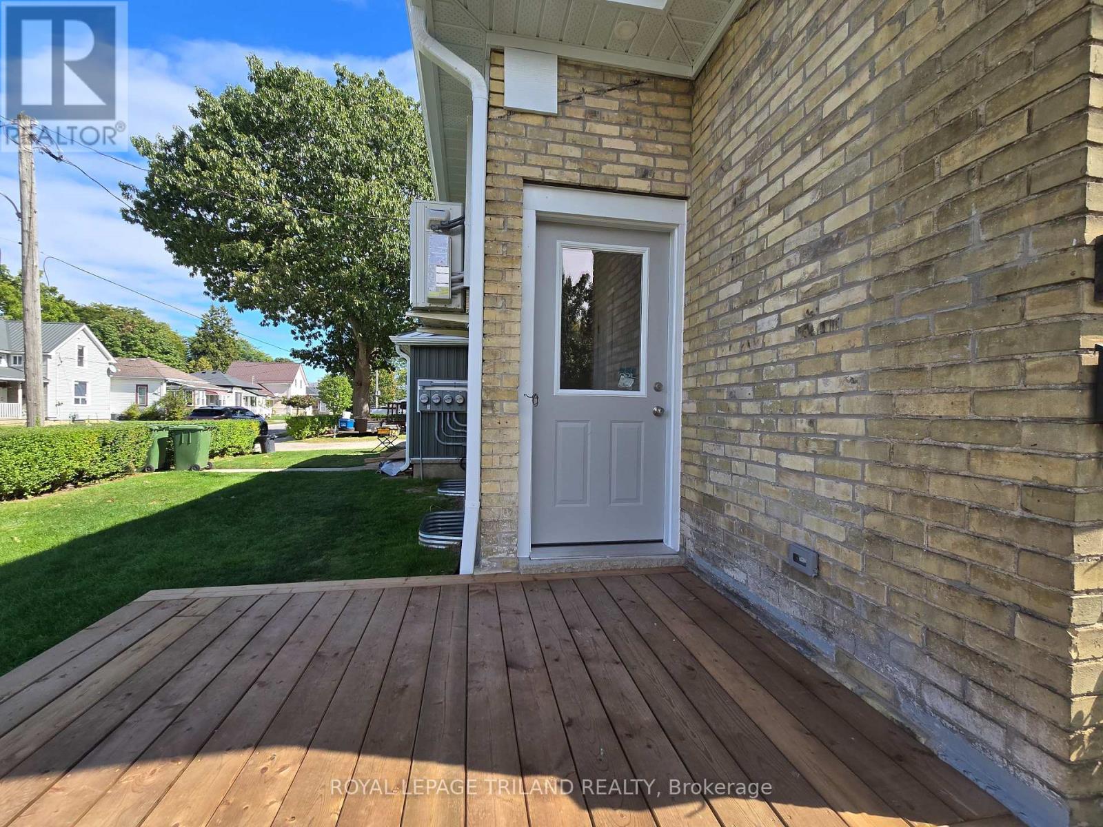 1 - 245 Ross Street Property Photo 1