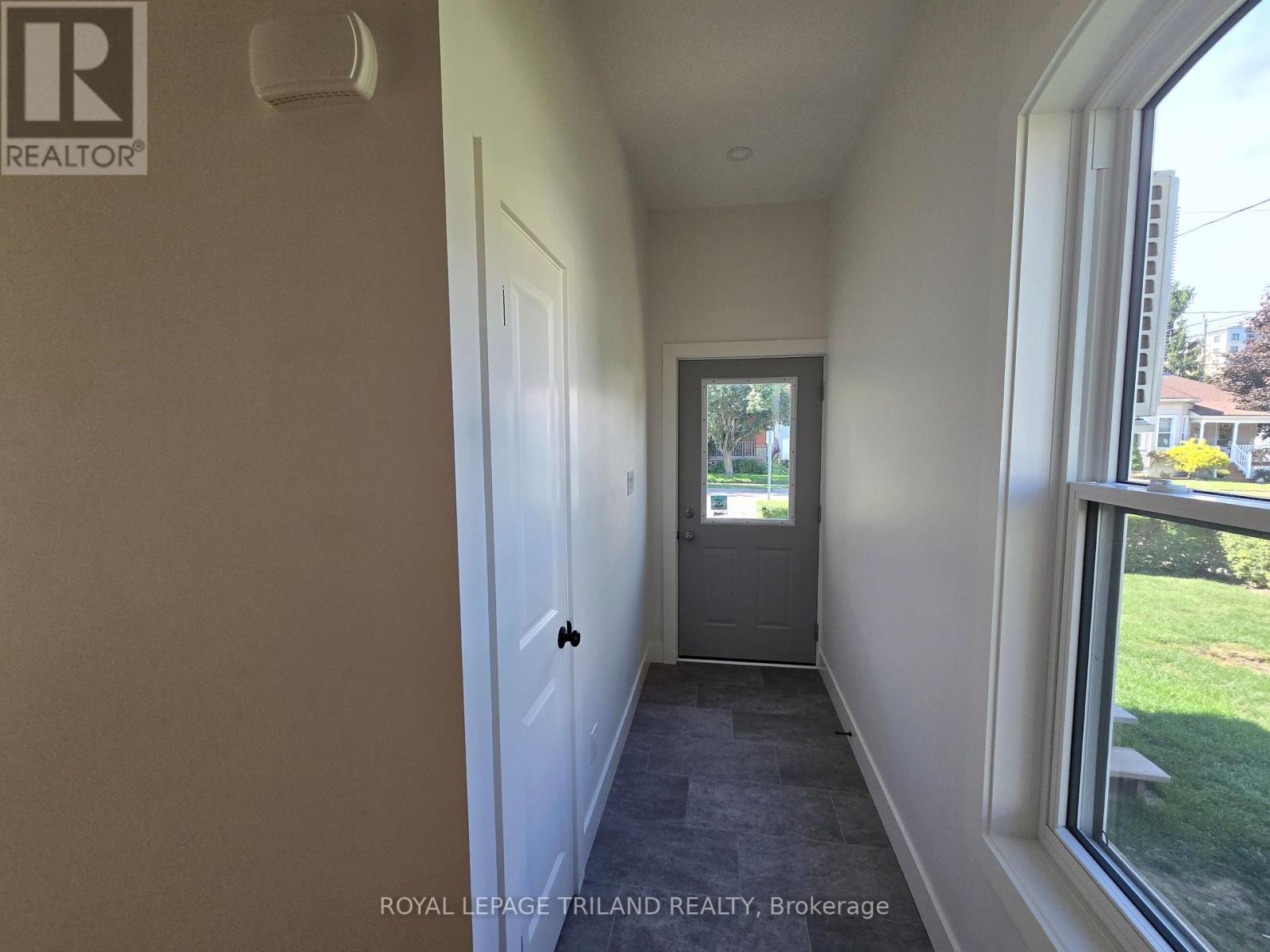 1 - 245 Ross Street Property Photo 3