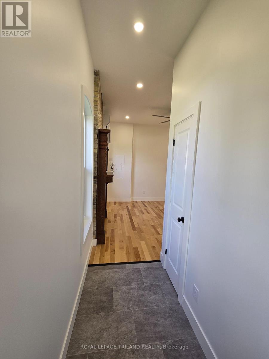 1 - 245 Ross Street Property Photo 4