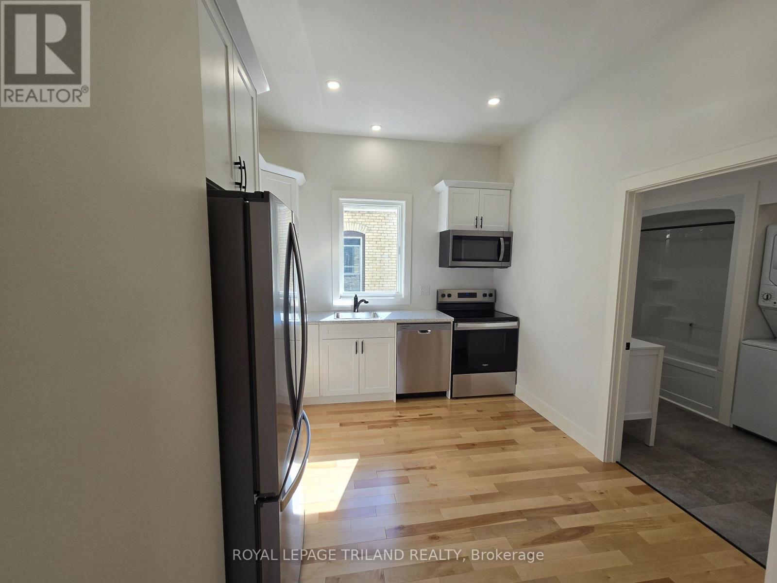 1 - 245 Ross Street Property Photo 8