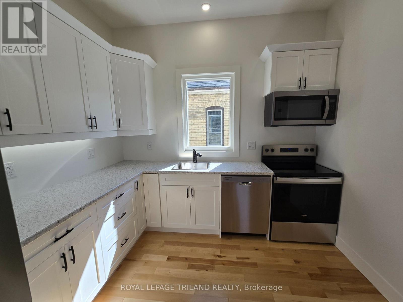 1 - 245 Ross Street Property Photo 10